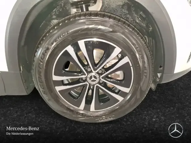 Mercedes-Benz GLB 180