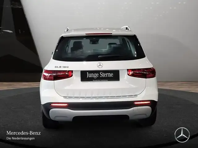 Mercedes-Benz GLB 180