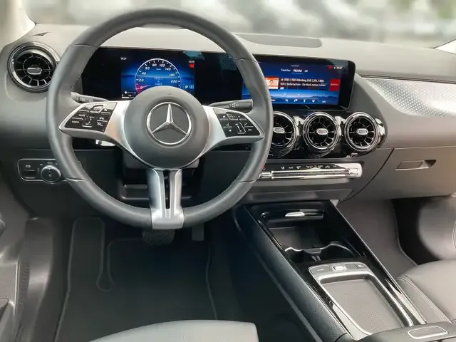Mercedes-Benz GLA 180