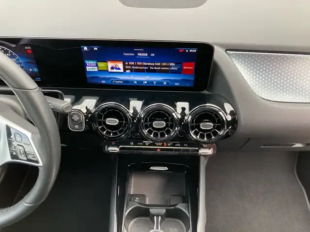 Mercedes-Benz GLA 180
