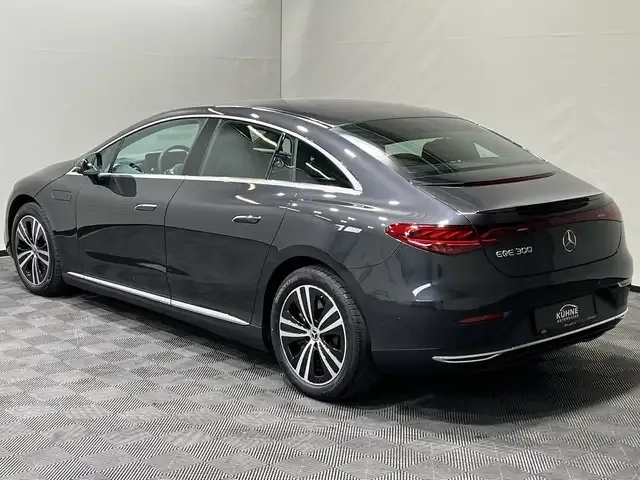 Mercedes-Benz EQE 300