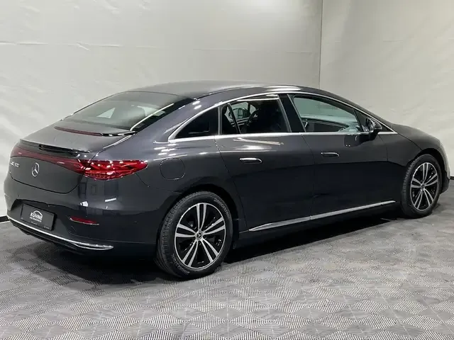 Mercedes-Benz EQE 300