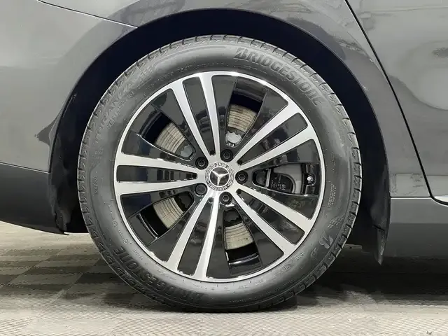 Mercedes-Benz EQE 300