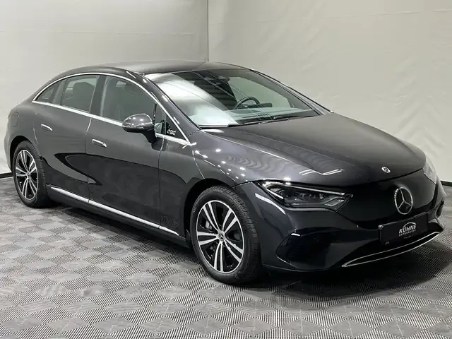 Mercedes-Benz EQE 300