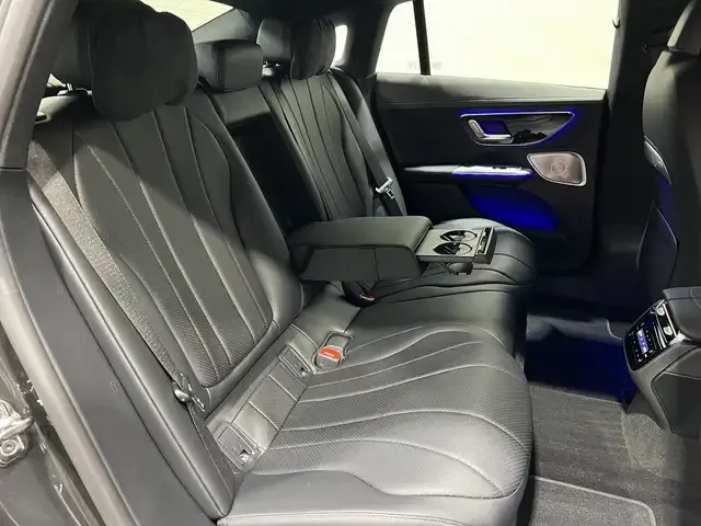 Mercedes-Benz EQE 300