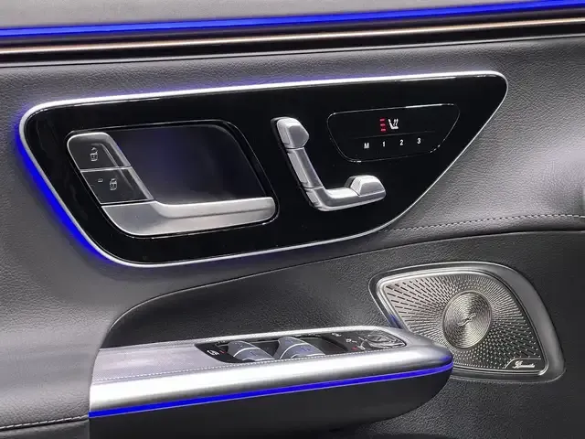 Mercedes-Benz EQE 300