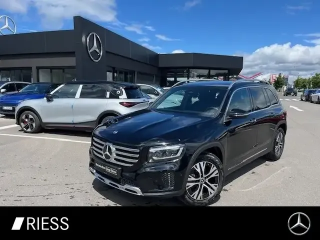 Mercedes-Benz GLB 200