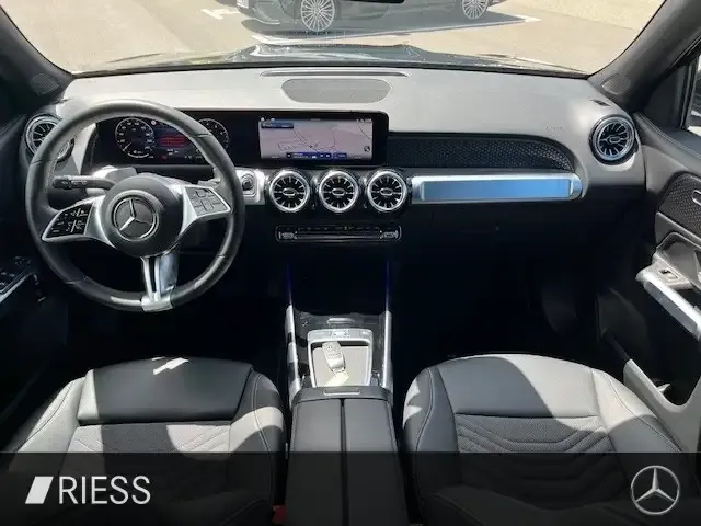 Mercedes-Benz GLB 200