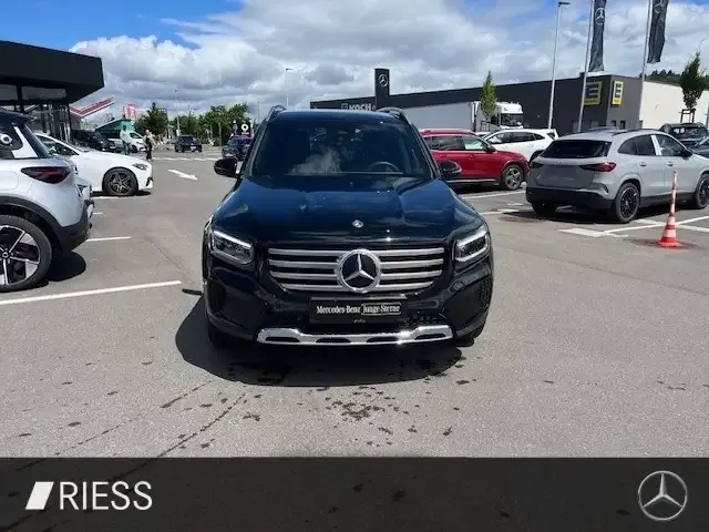 Mercedes-Benz GLB 200