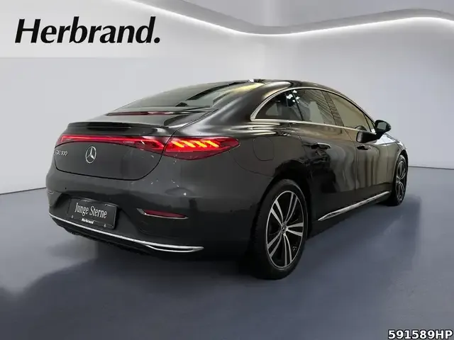 Mercedes-Benz EQE 300