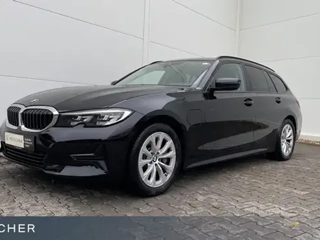 BMW 330