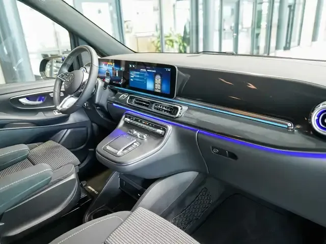 Mercedes-Benz V 220