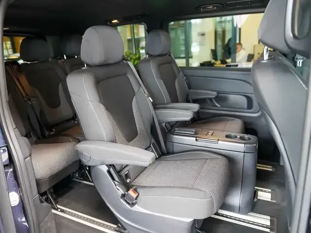 Mercedes-Benz V 220