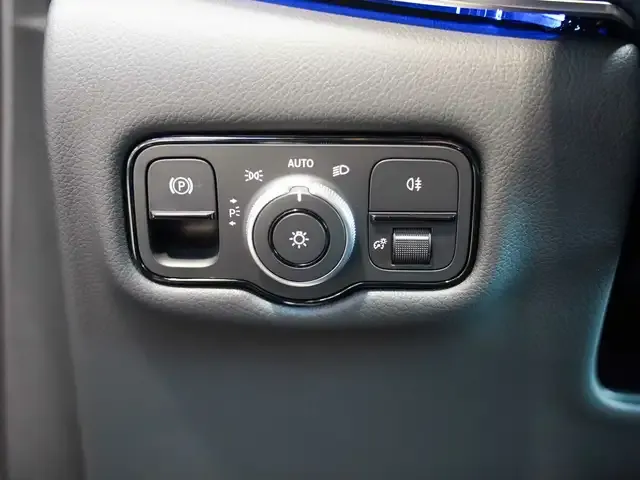 Mercedes-Benz V 220