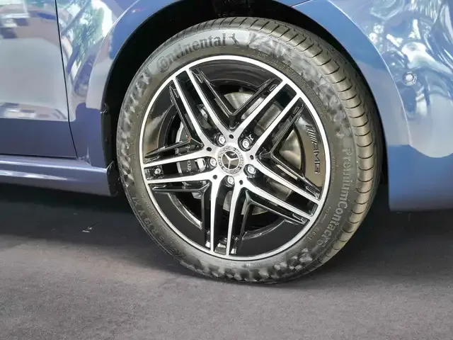 Mercedes-Benz V 220