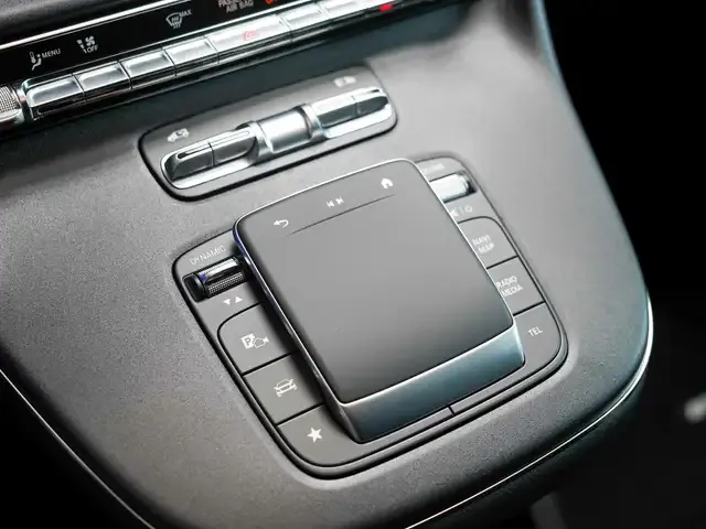 Mercedes-Benz V 220