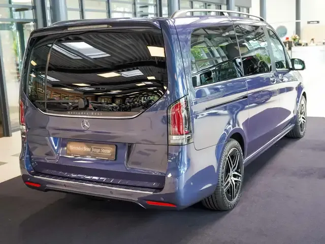 Mercedes-Benz V 220