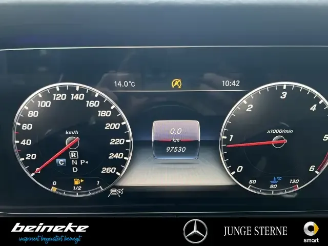 Mercedes-Benz E 220