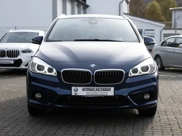 BMW 220