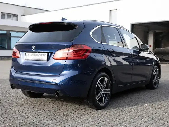 BMW 220
