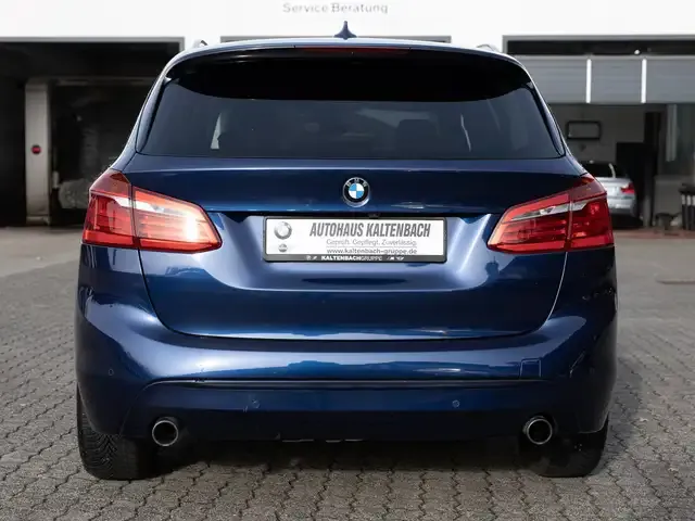 BMW 220