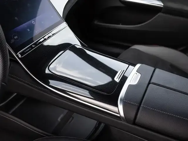 Mercedes-Benz EQE 300