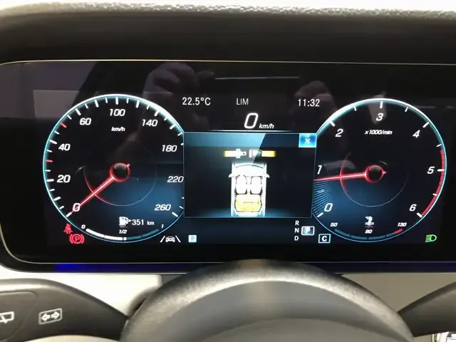 Mercedes-Benz E 220