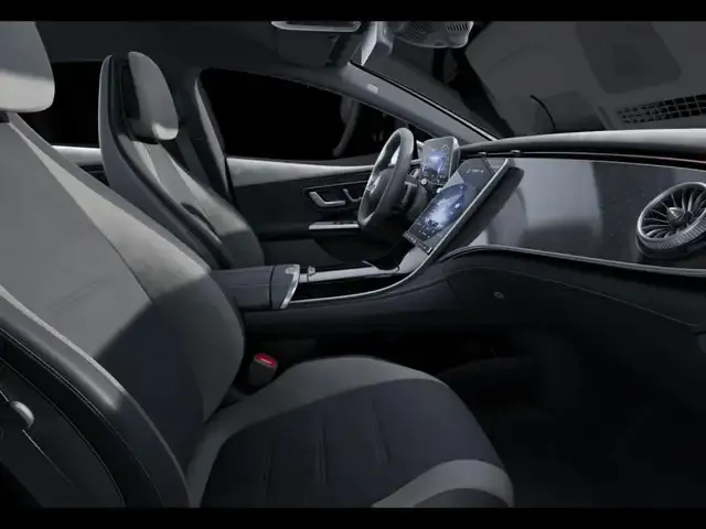 Mercedes-Benz EQE 300