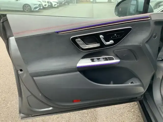 Mercedes-Benz EQE 300