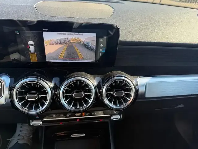 Mercedes-Benz GLB 200