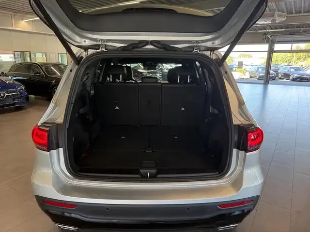 Mercedes-Benz GLB 200