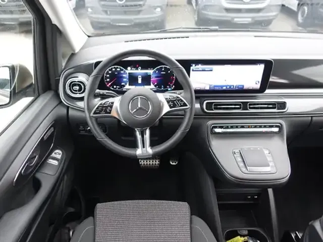 Mercedes-Benz V 220