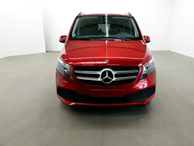Mercedes-Benz V 220