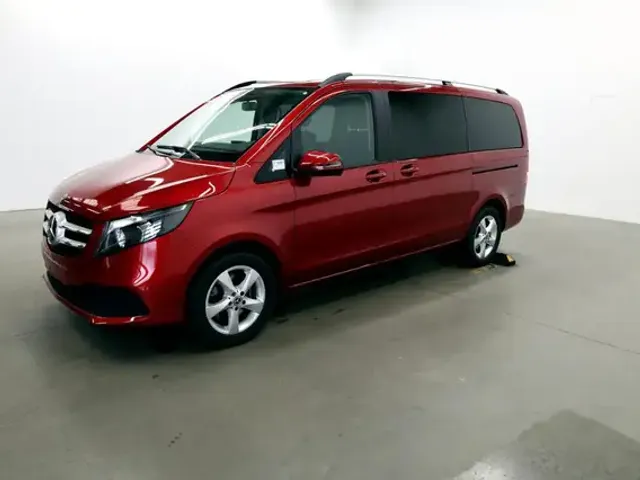 Mercedes-Benz V 220