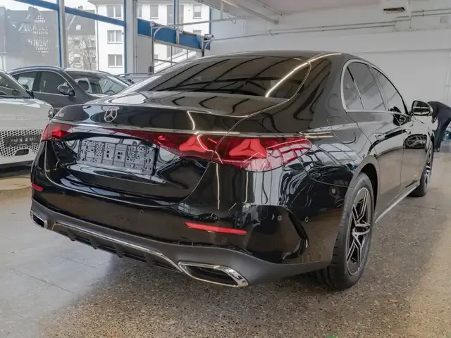 Mercedes-Benz E 200