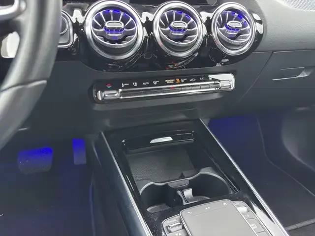 Mercedes-Benz EQA 300