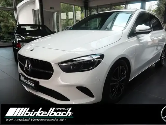 Mercedes-Benz B 220