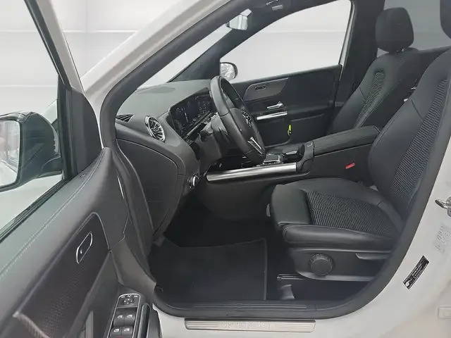 Mercedes-Benz B 220