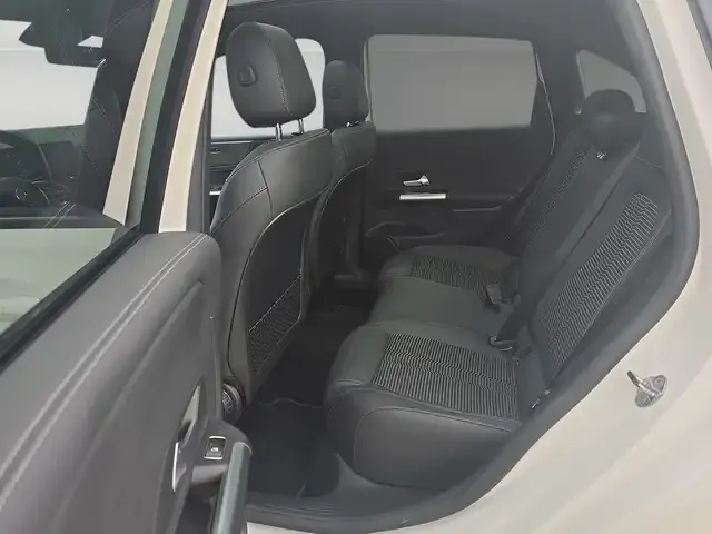 Mercedes-Benz B 220