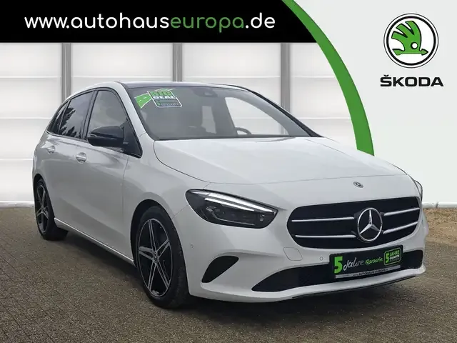 Mercedes-Benz B 220