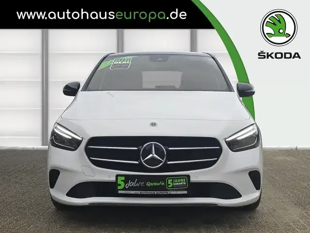 Mercedes-Benz B 220