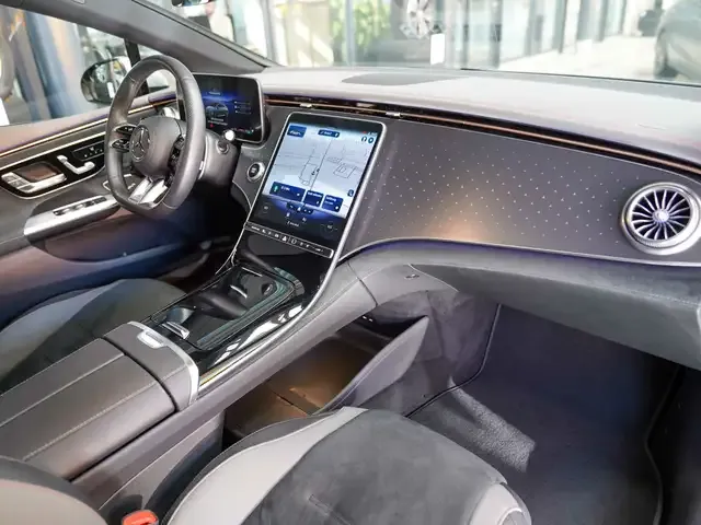 Mercedes-Benz EQE 53