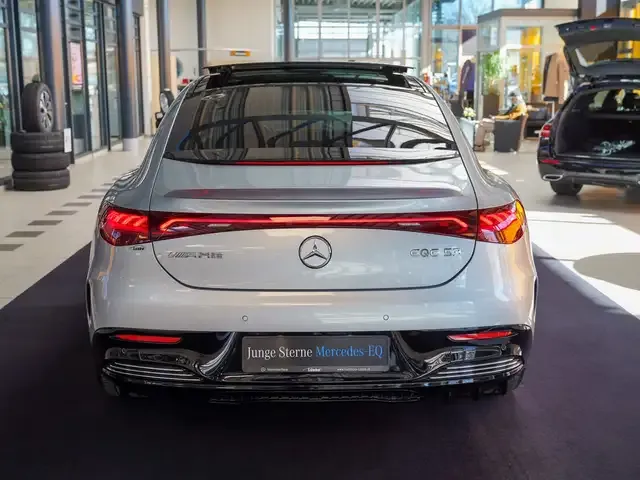 Mercedes-Benz EQE 53
