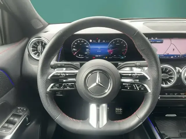 Mercedes-Benz GLB 220