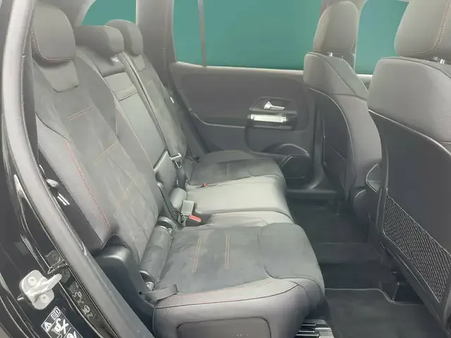 Mercedes-Benz GLB 220