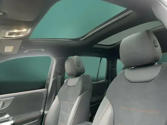 Mercedes-Benz GLB 220