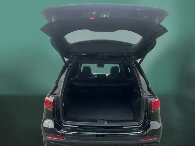 Mercedes-Benz GLB 220