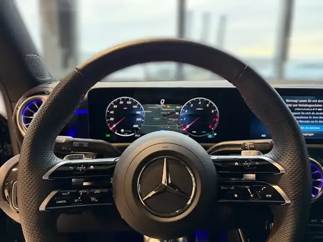 Mercedes-Benz CLA 180