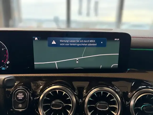 Mercedes-Benz CLA 180