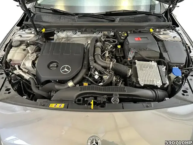 Mercedes-Benz CLA 180